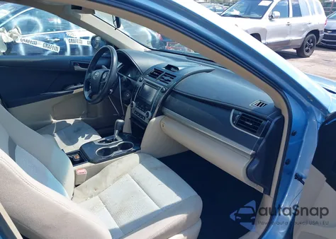 2012 Toyota Camry Le z USA, uszkodzony, nr VIN 4T4BF1FK2CR269105